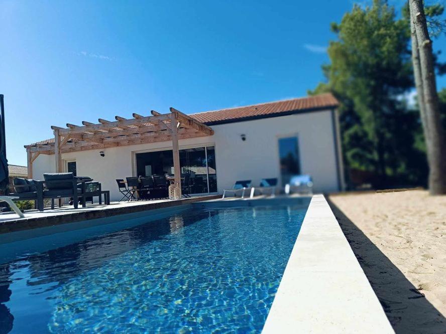 Holiday home Maison 4 Piscine Chenal Des Dunes *